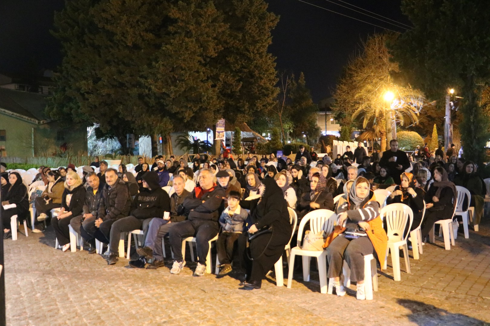 گزارش تصویری اولین شب جشنواره نوروزی شهرداری بندرانزلی