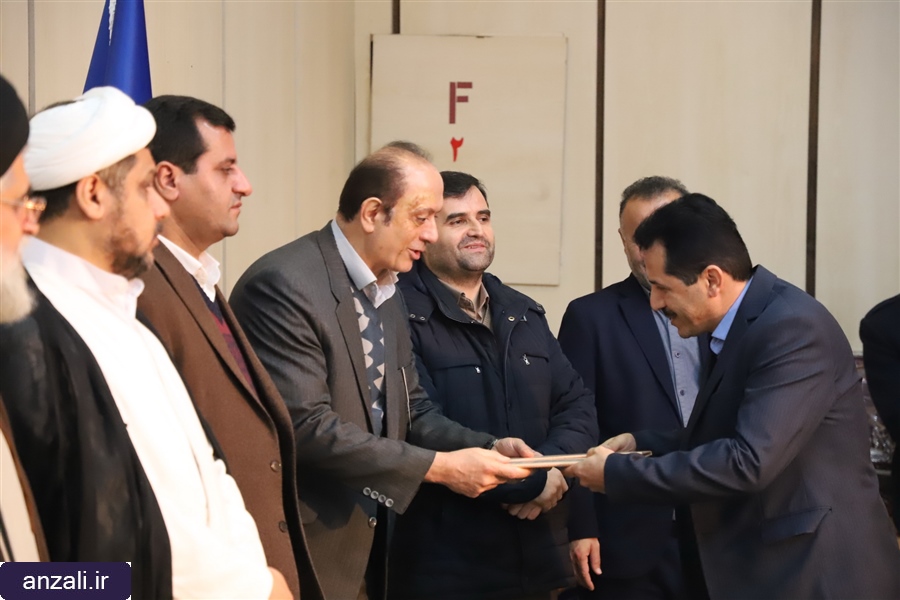 تقدیر از کارمندان بسیجی شهرستان بندرانزلی