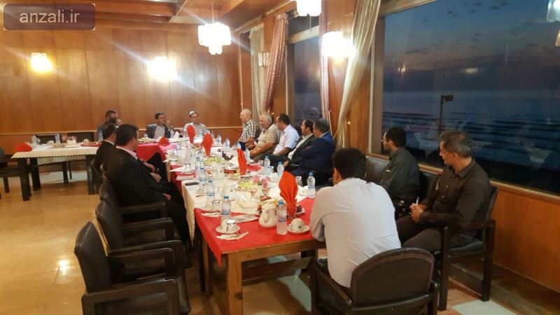 نشست هم انديشي جامعه هتلدران بندرانزلي برگزار شد