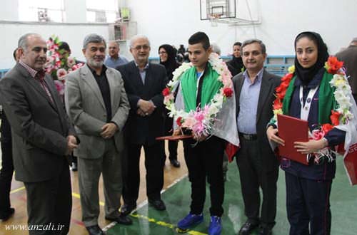 شهردار بندرانزلی از مدال آوران كاراته آسیا تجلیل كرد