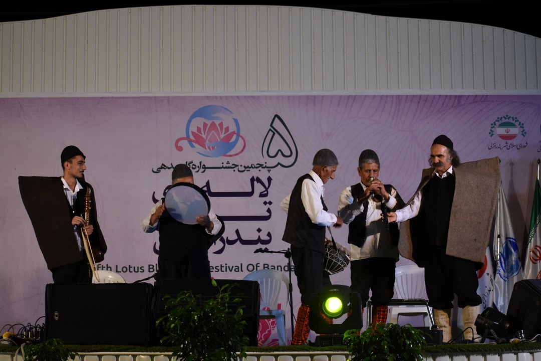 دومين روز از پنجمين دوره جشنواره لاله هاي تالابي بندرانزلي برگزار شد