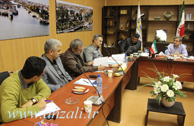 شهردار بندرانزلی بر تكمیل پروژههای نیمه تمام تا پایان دی ماه تاكید كرد