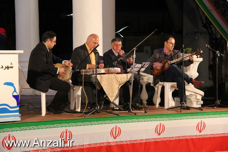 جشن روز جمهوری اسلامی