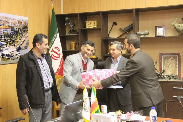 همان راننده تاکسی که دوست ماست