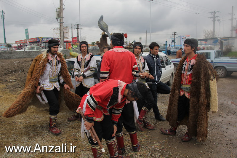 شهردار بندر انزلی در جلسه با پیمانکاران