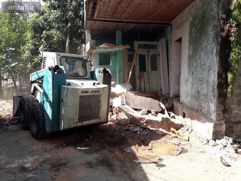 گزارش تصويري تخريب ساخت وسازهاي غيرمجاز در اطراف مرداب گمشده