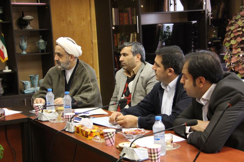بررسی وضعیت میدان امام با حضور مسئولین استانی