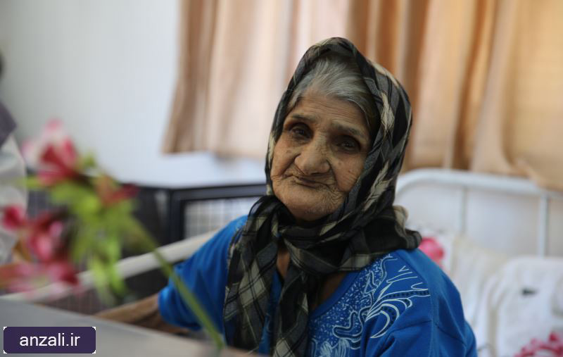کمی دقیق تر نگاه کنید