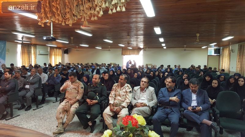 تقدير از كارمندان نمونه شهرداري بندرانزلي