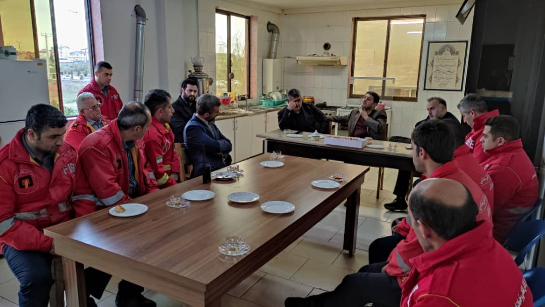 گزارش تصویری دیدار نوروزی فرماندار بندرانزلی با اتشنشانان