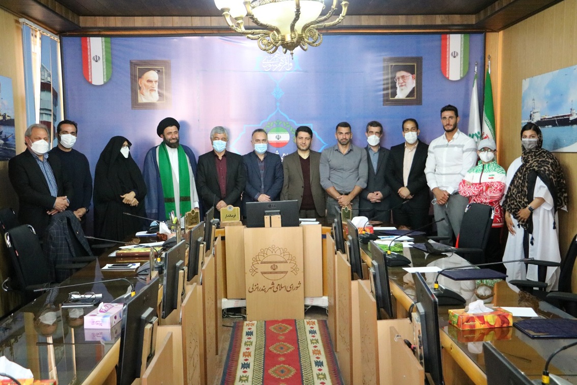 تجلیل از قهرمانان و مدال آوران انزلیچی در مسابقات قایقرانی آبهای آرام قهرمانی آسیا