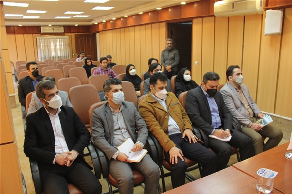 جلسه شهرداری بندرانزلی با نخبگان در پارک علم و فن آوری