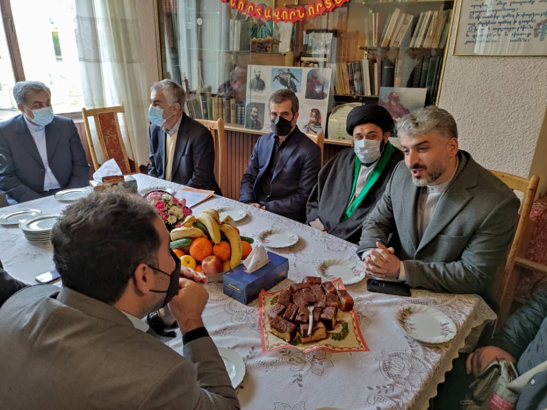 دیدار فرماندار، شهردار و اعضای شورای اسلامی شهر بندرانزلی با ارامنه