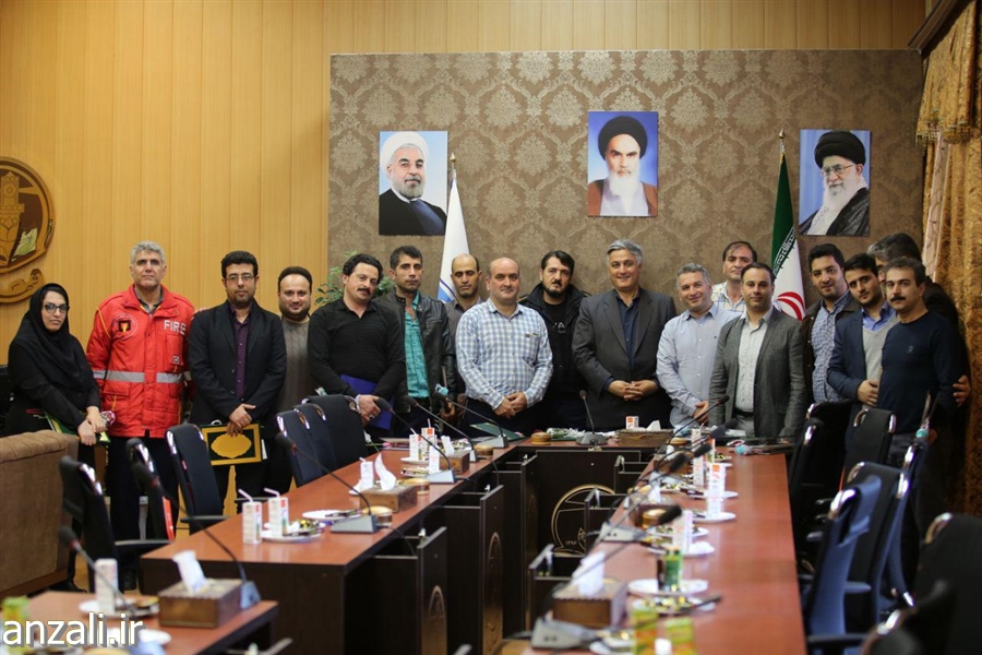 مراسم تجلیل از فرزندان معزز شهید شاغل در شهرداری انزلی برگزار شد