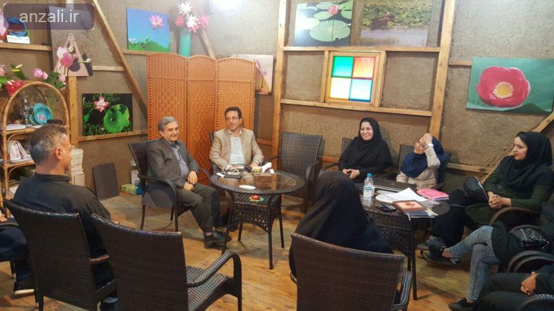 حضور فرماندار محترم در دبیرخانه جشنواره لاله های تالابی